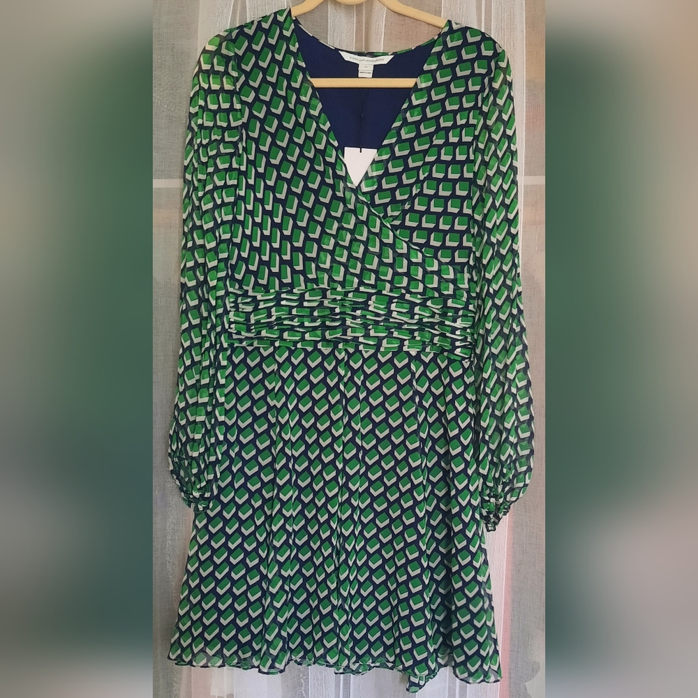 DVF Size 12 Silk green,navy, and white dress